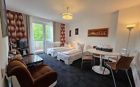 M M Central Vintage Family, Handwerker und Monteure Apartments